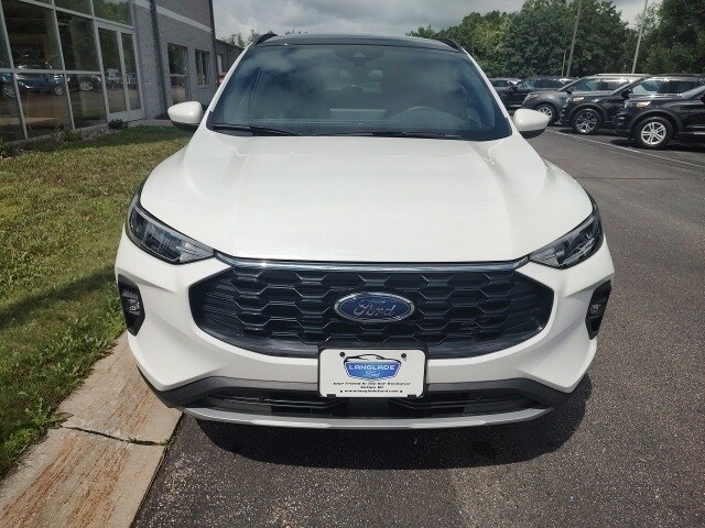2025 Ford Escape ST-Line Select photo 2