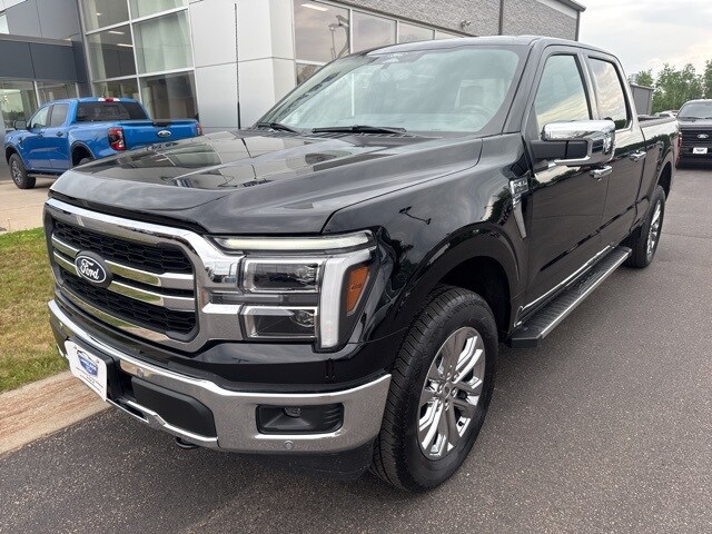 2025 Ford F-150 Lariat photo 3