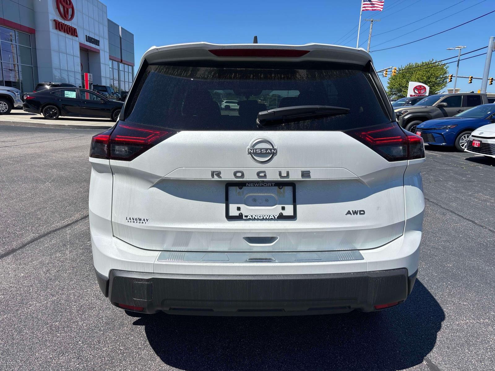 2026 Nissan Rogue SV - Photo 3