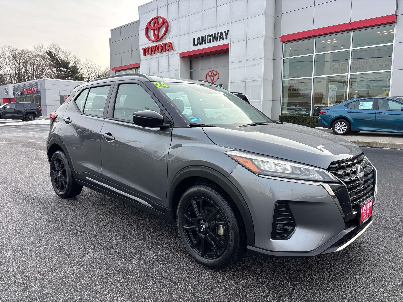 2024 Nissan Kicks SR