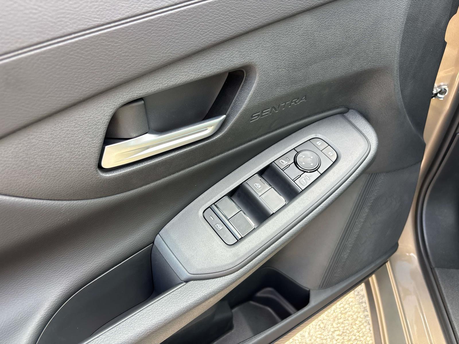 2027 Nissan Sentra SV - Photo 9