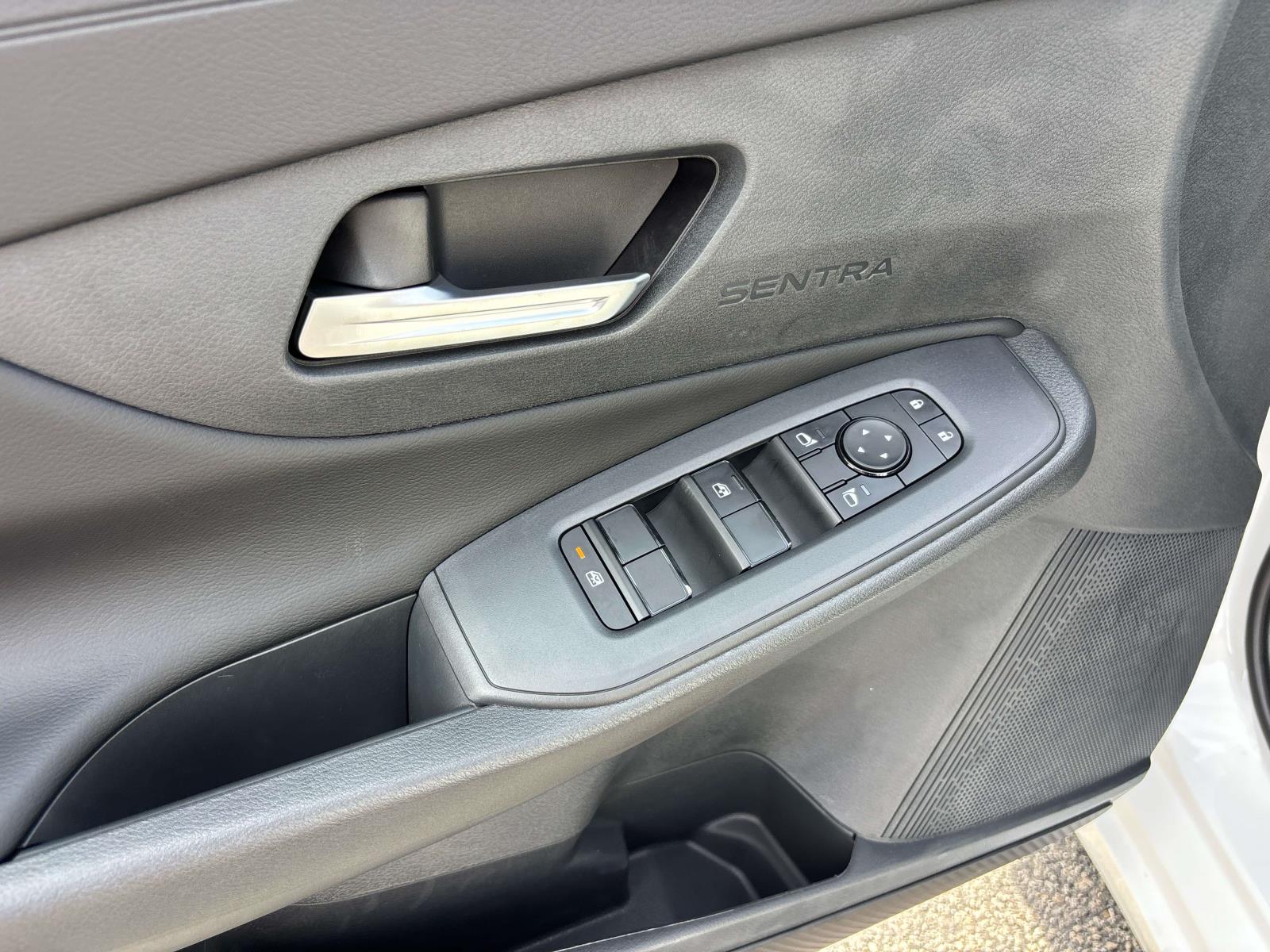 2027 Nissan Sentra SV - Photo 8