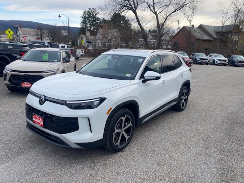 New 2026 Volkswagen Tiguan SE 2.0T SE 4MOTION