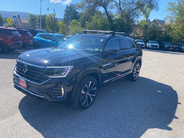 2026 Volkswagen Atlas Cross Sport SEL Premium R-Line photo 3