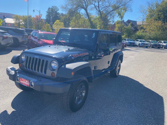 2010 Jeep Wrangler Unlimited Mountain photo 3