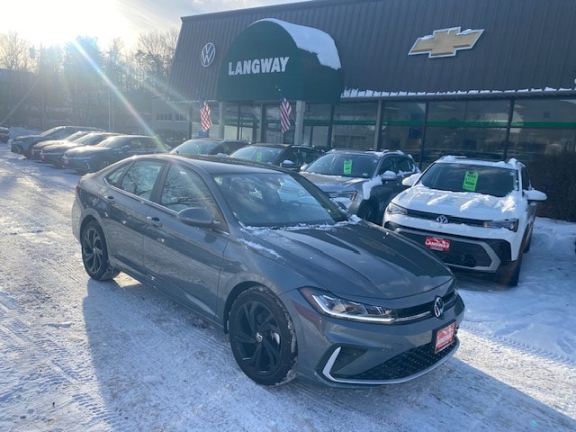 2025 Volkswagen Jetta SE's photo