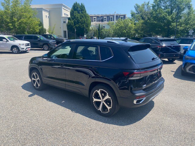 2025 Volkswagen Taos SEL photo 3