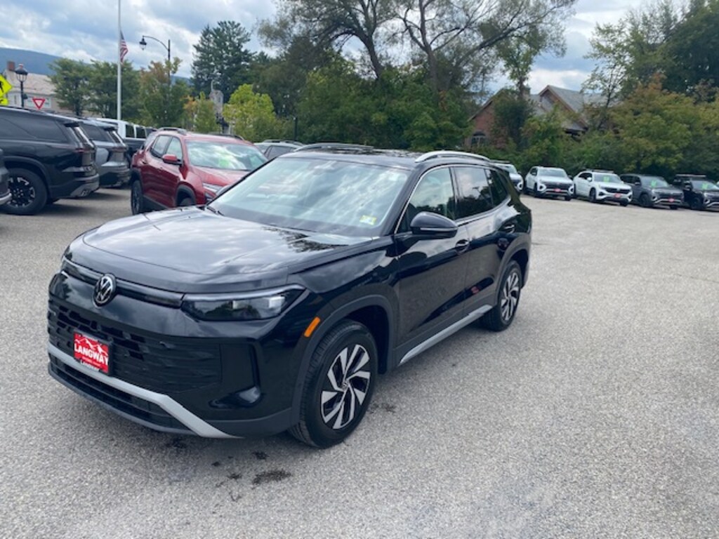 New 2025 Volkswagen Tiguan S 2.0T S 4MOTION