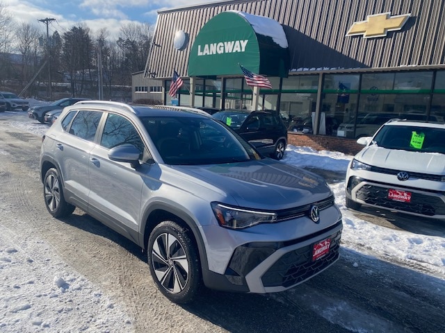 2025 Volkswagen Taos SE's photo