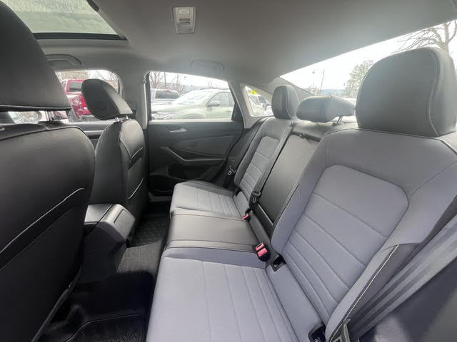 2026 Volkswagen Jetta SE - Photo 13