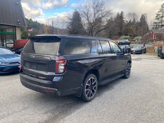 2022 Chevrolet Suburban RST photo 4