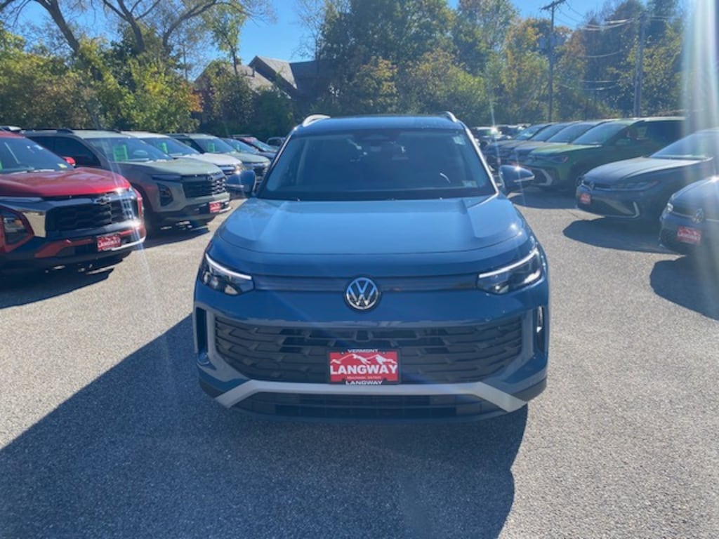 New 2025 Volkswagen Tiguan SE 2.0T SE 4MOTION