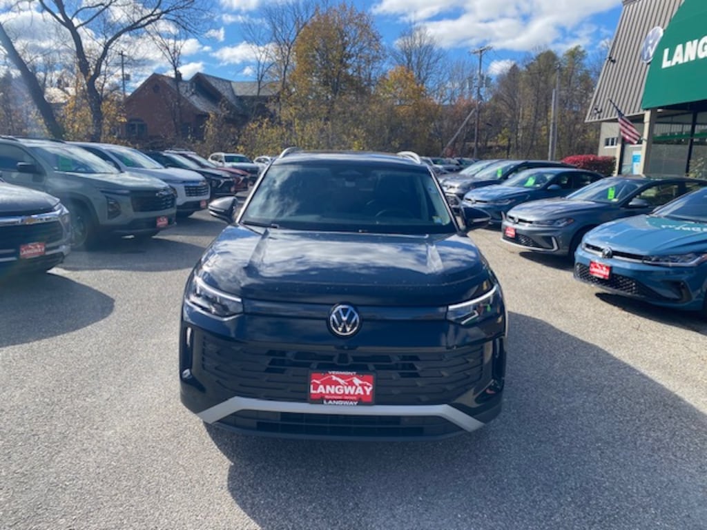 New 2026 Volkswagen Tiguan SE 2.0T SE 4MOTION