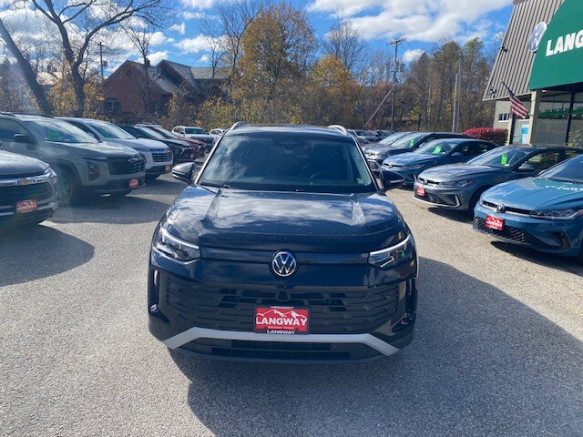 2026 Volkswagen Tiguan SE photo 2