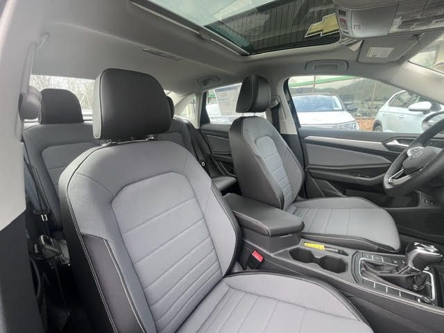 2026 Volkswagen Jetta SE - Photo 16