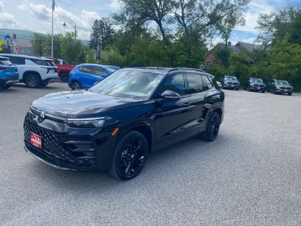New 2025 Volkswagen Tiguan SE R-Line Black 2.0T SE R-Line Black 4MOTION