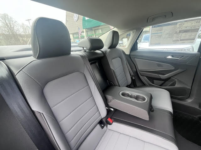 2026 Volkswagen Jetta SE - Photo 15