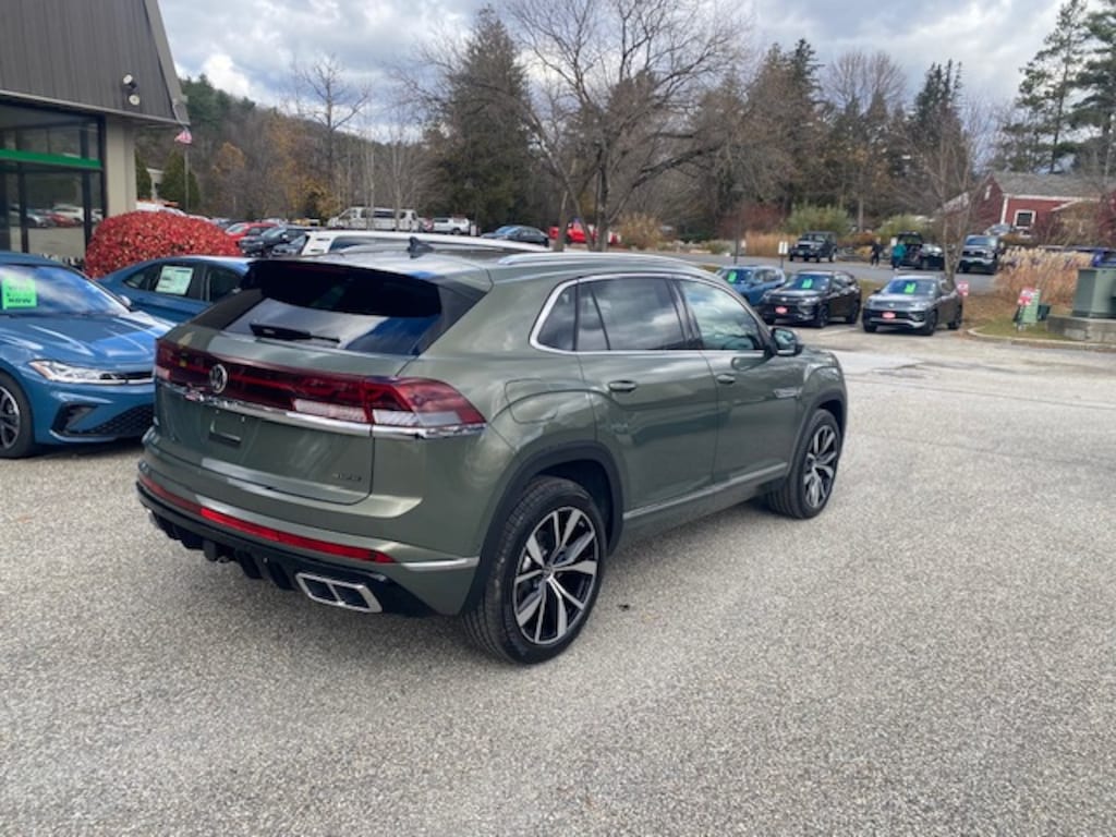 New 2026 Volkswagen Atlas Cross Sport 2.0T SEL Premium R-Line 2.0T SEL Premium R-Line 4MOTION