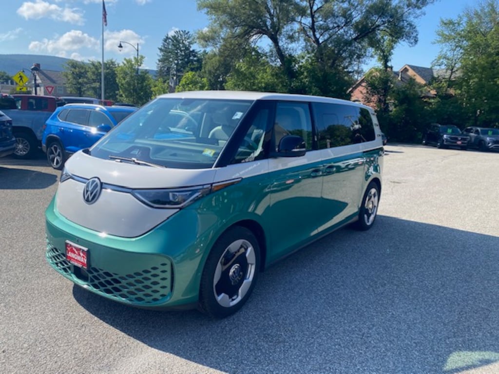 New 2025 Volkswagen ID. Buzz Pro S Plus Pro S Plus 4MOTION w/Two-Tone