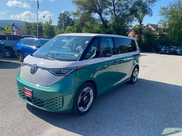 2025 Volkswagen ID. Buzz Pro Plus photo 3