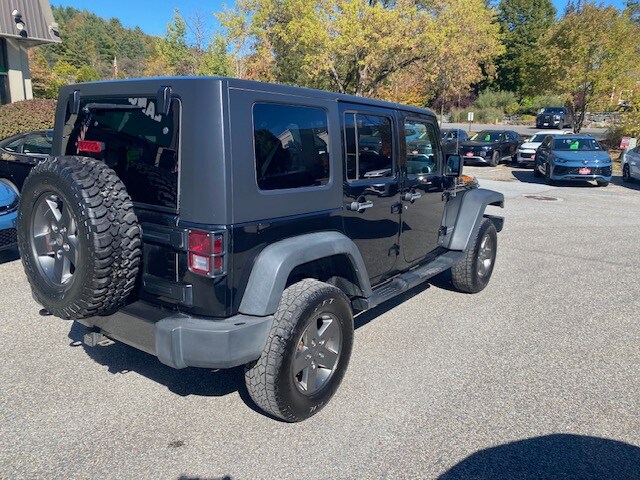 2010 Jeep Wrangler Unlimited Mountain photo 4