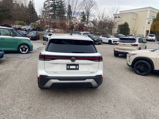 2026 Volkswagen Tiguan SE photo 2