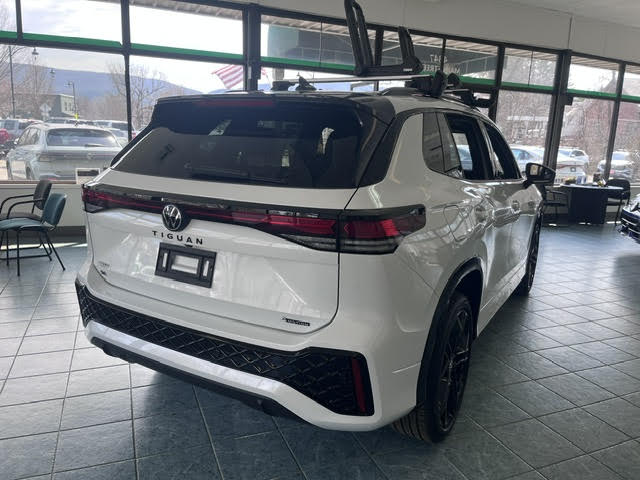 2026 Volkswagen Tiguan SE R-LINE BLACK - Photo 6