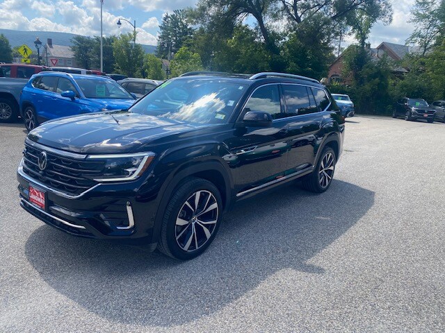 2024 Volkswagen Atlas SEL Premium R-Line photo 3