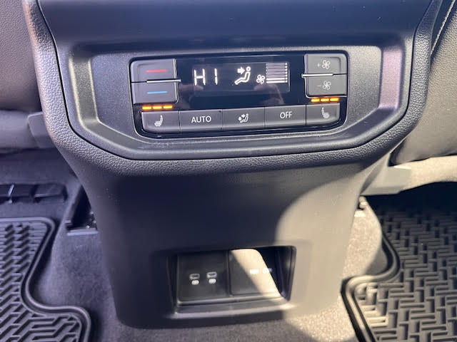 2026 Volkswagen Atlas SEL Premium R-Line - Photo 12