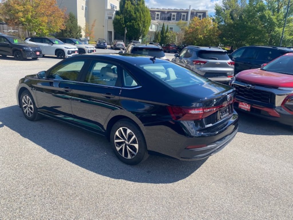 New 2025 Volkswagen Jetta S S Auto