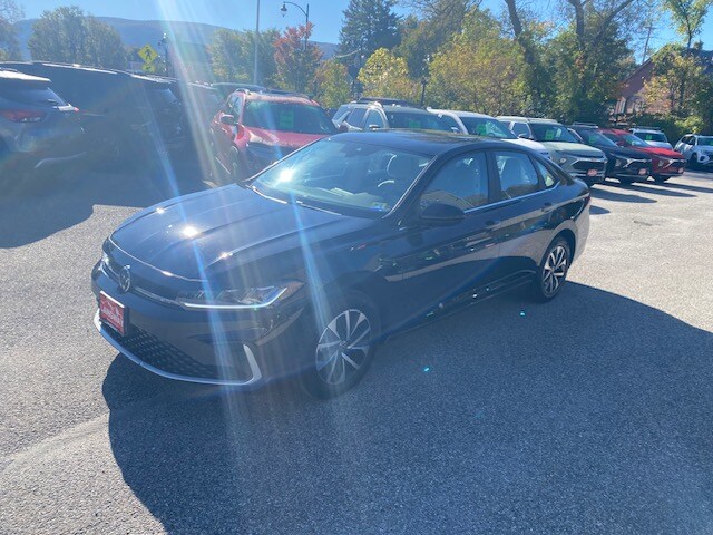 2025 Volkswagen Jetta 1.5T S photo 2