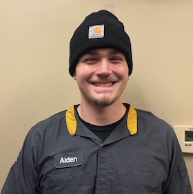 Staff member Aiden from ID_194fbe8f9647