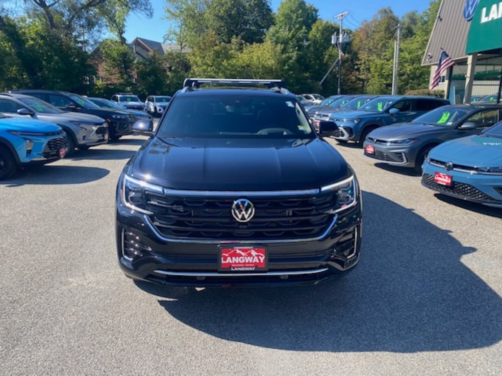 New 2026 Volkswagen Atlas Cross Sport 2.0T SEL Premium R-Line 2.0T SEL Premium R-Line 4MOTION