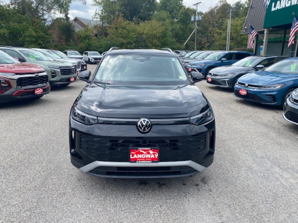 New 2025 Volkswagen Tiguan S 2.0T S 4MOTION