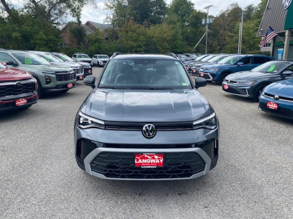 New 2025 Volkswagen Taos S S 4MOTION