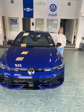 Staff member Melissa from ID_864bc6066077