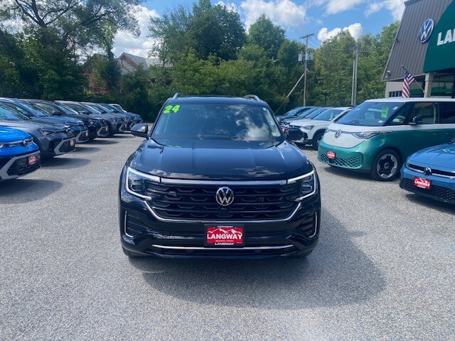 2024 Volkswagen Atlas SEL Premium R-Line photo 2