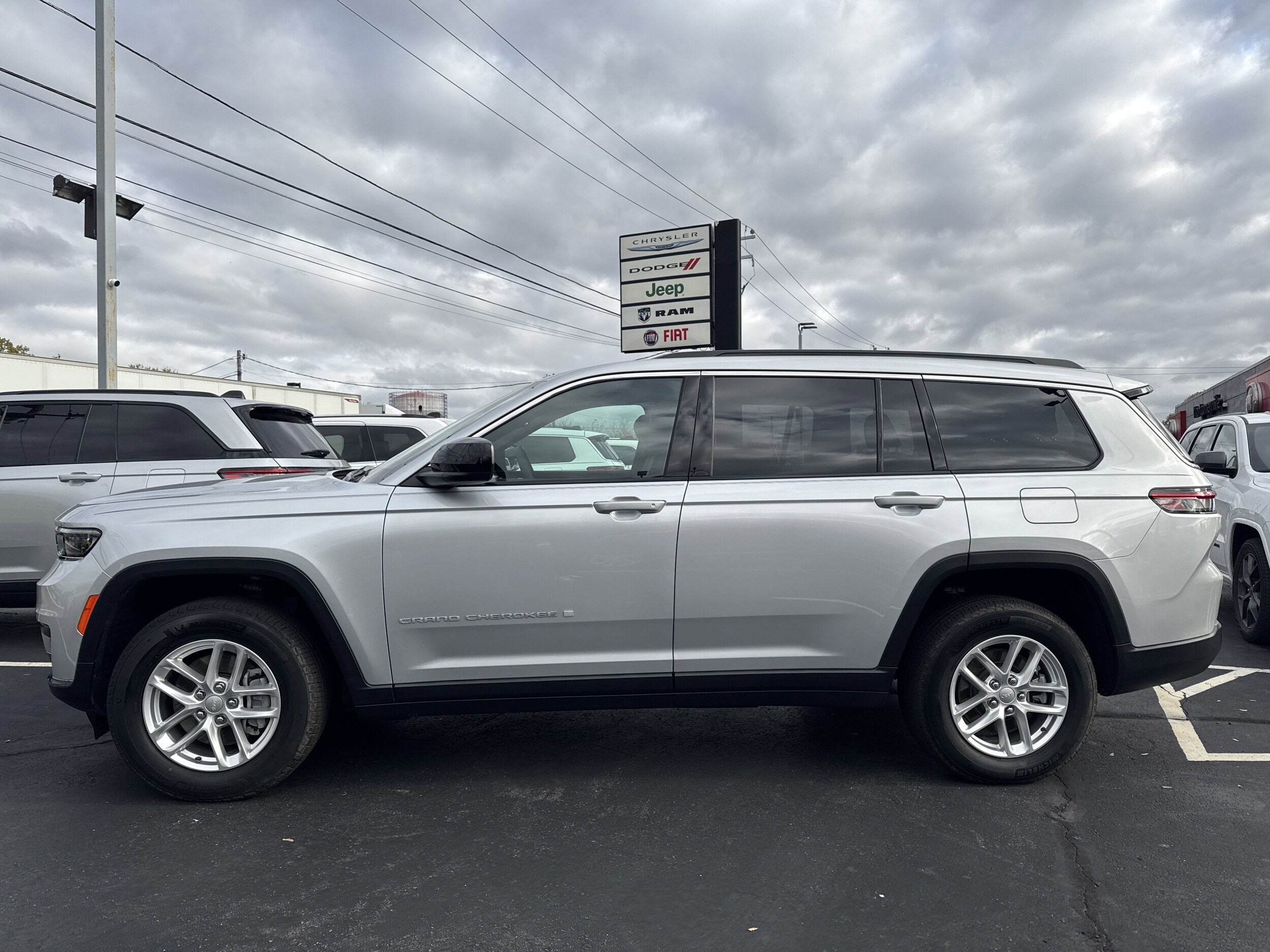 2024 Jeep Grand Cherokee Laredo photo 4
