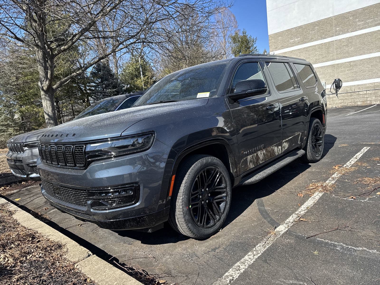 2025 Jeep Wagoneer Carbide photo 3