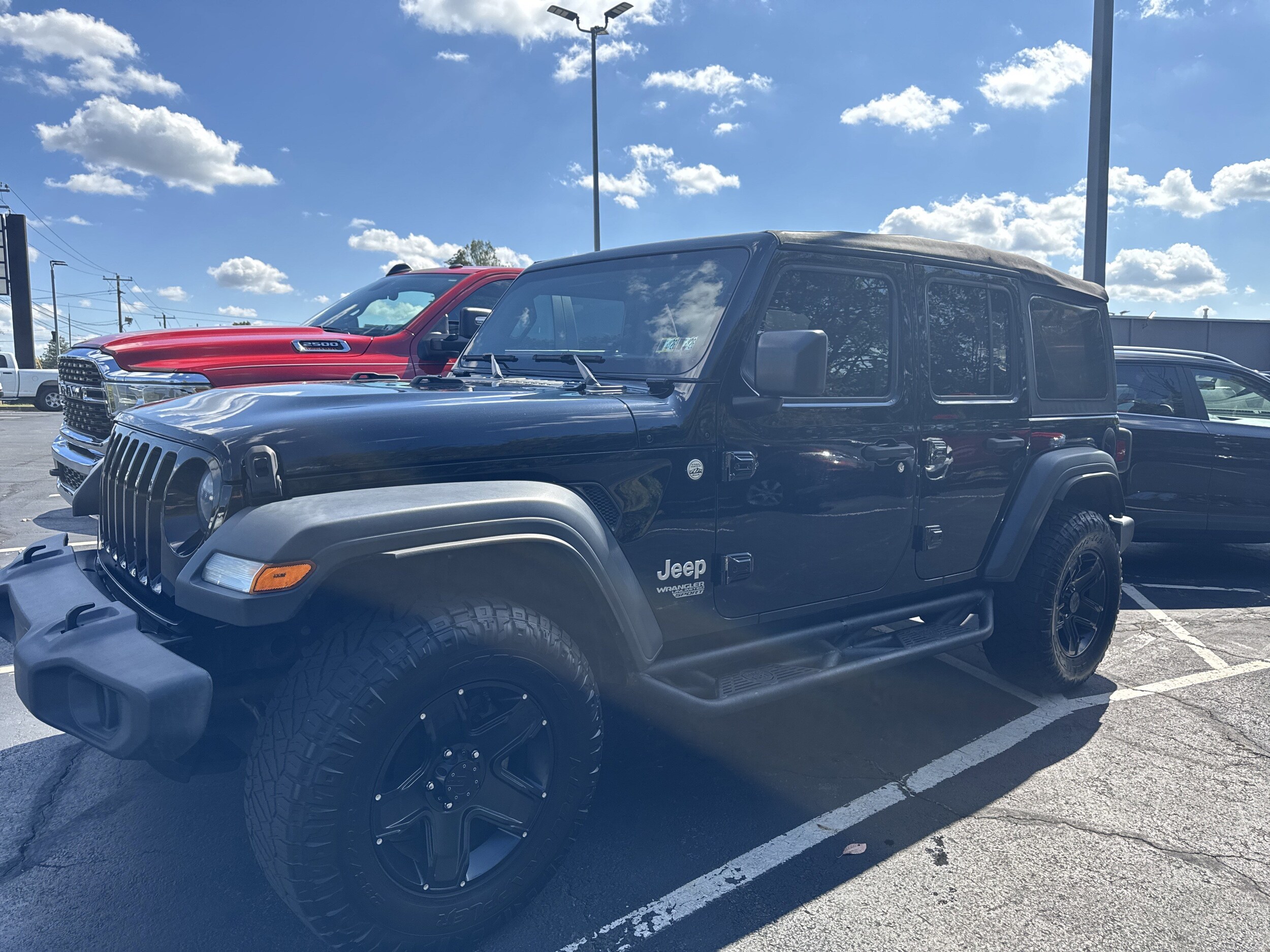2019 Jeep Wrangler Unlimited Sport photo 3