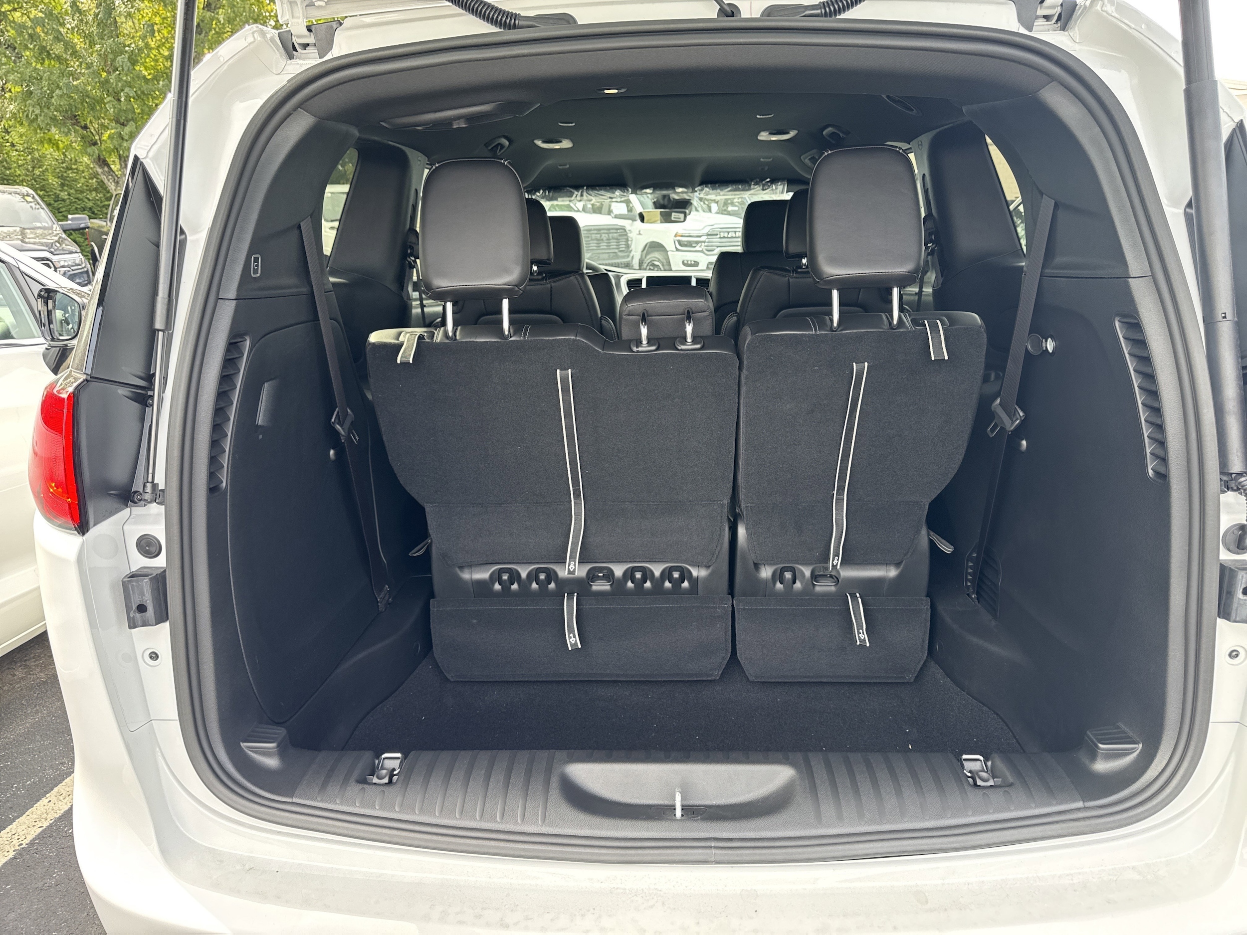 2026 Chrysler Voyager LX - Photo 9