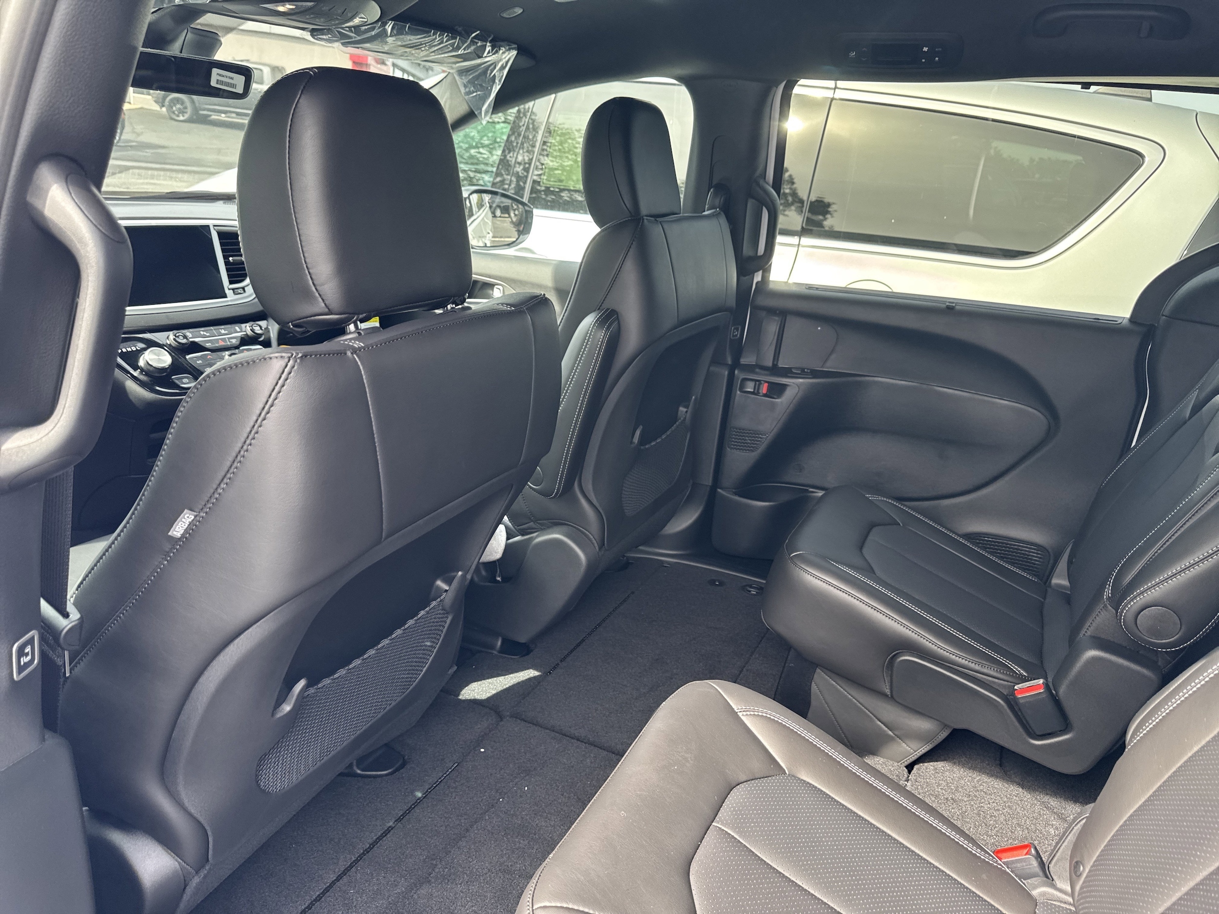 2026 Chrysler Voyager LX - Photo 13