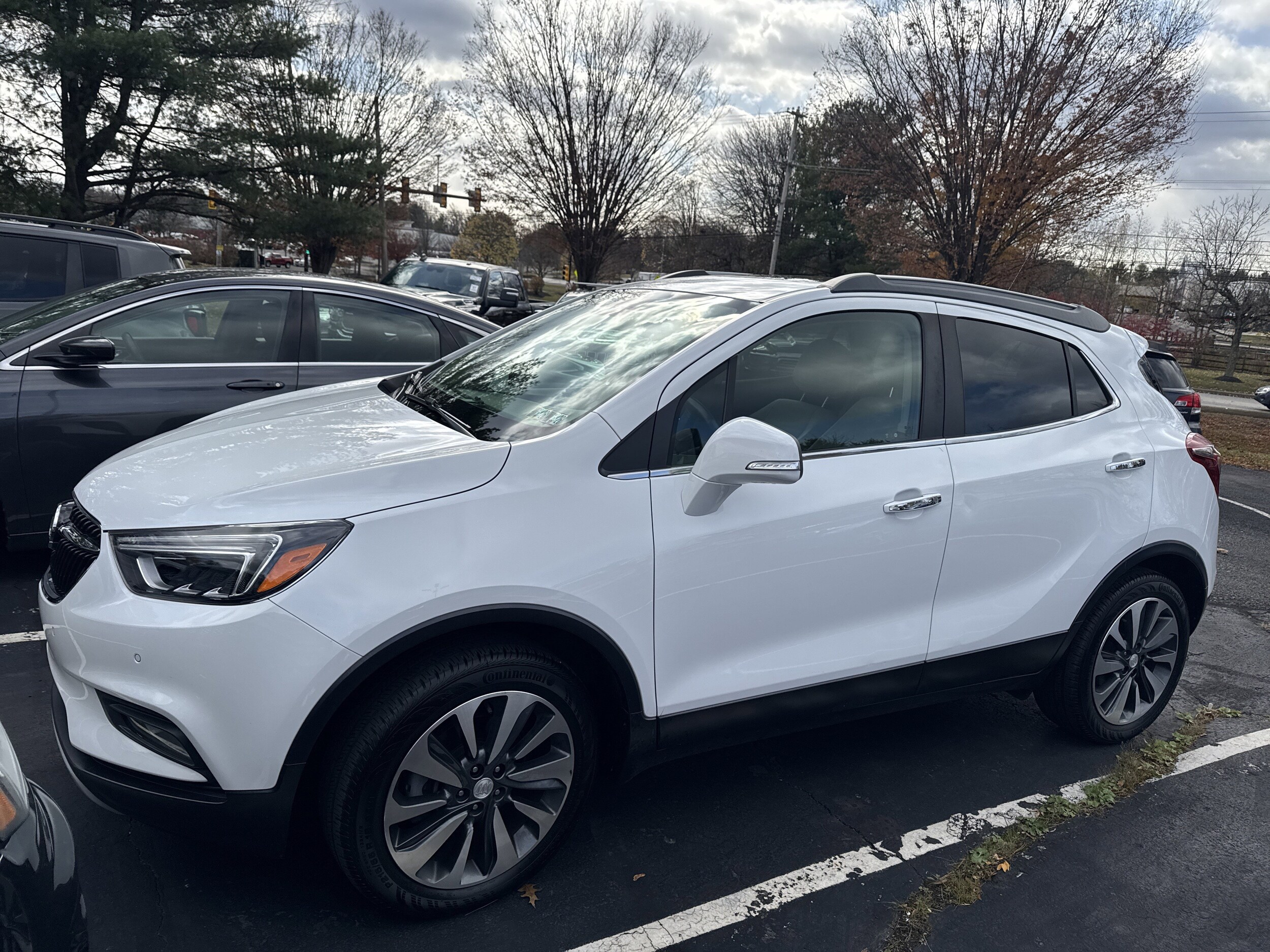 2019 Buick Encore Essence photo 3