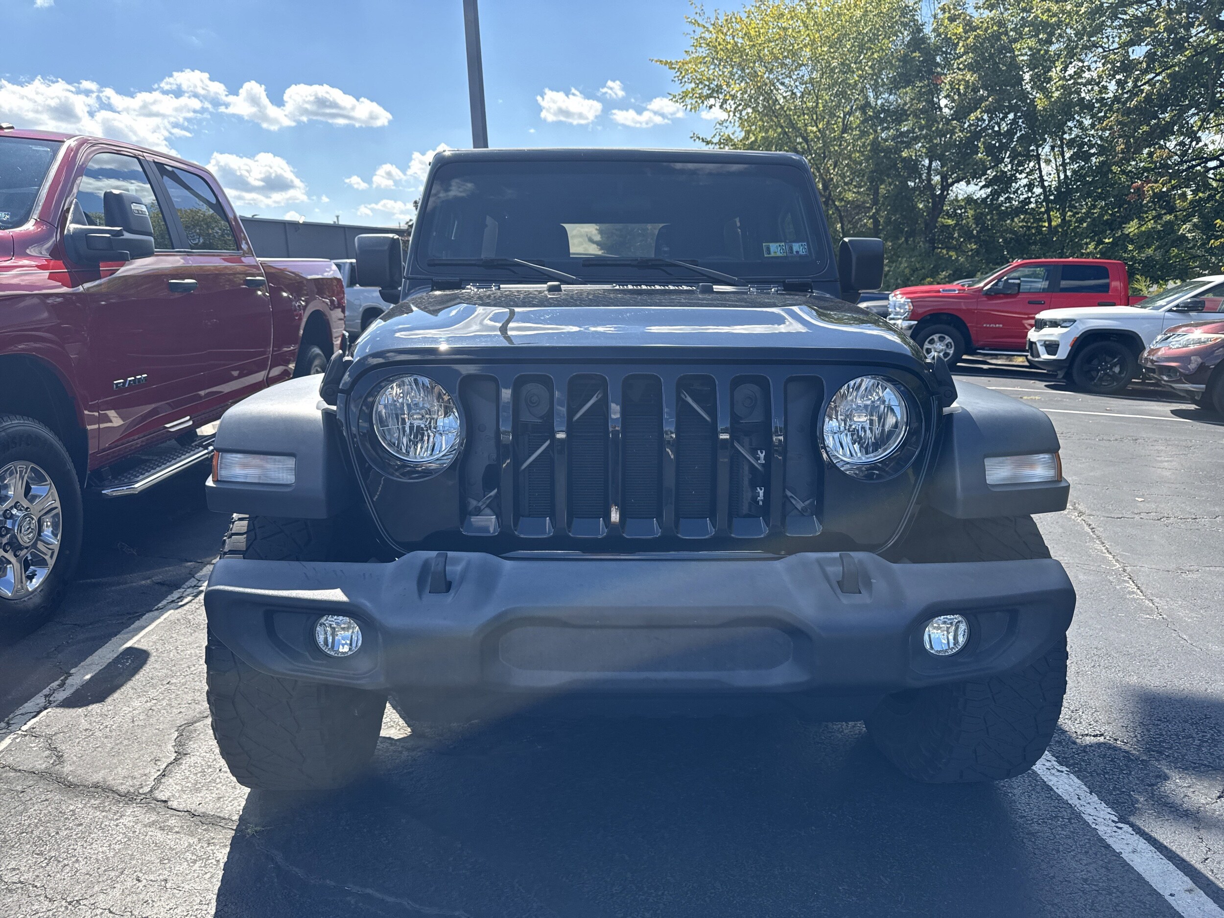 2019 Jeep Wrangler Unlimited Sport photo 2