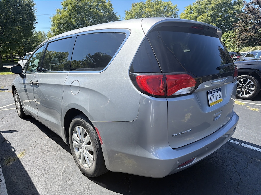 Used 2018 Chrysler Pacifica L L FWD