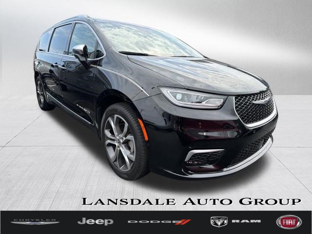 2024 Chrysler Pacifica Pinnacle AWD's photo