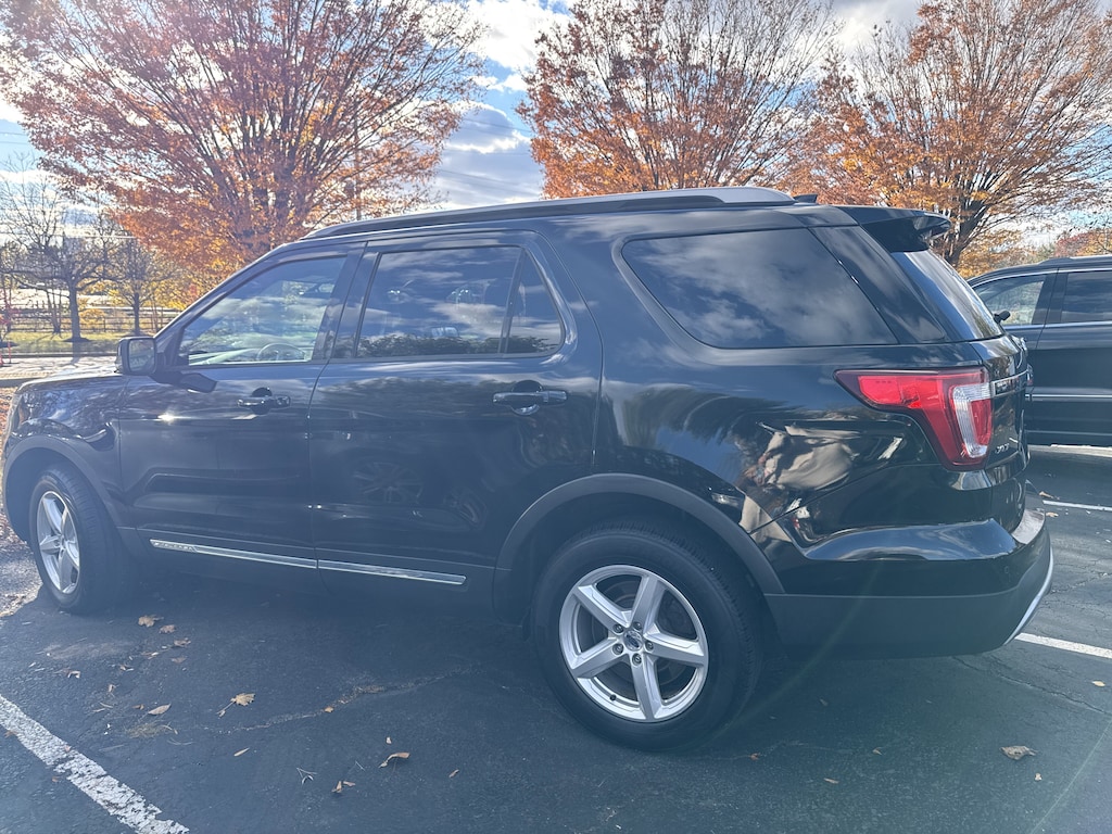 Used 2017 Ford Explorer XLT XLT 4WD