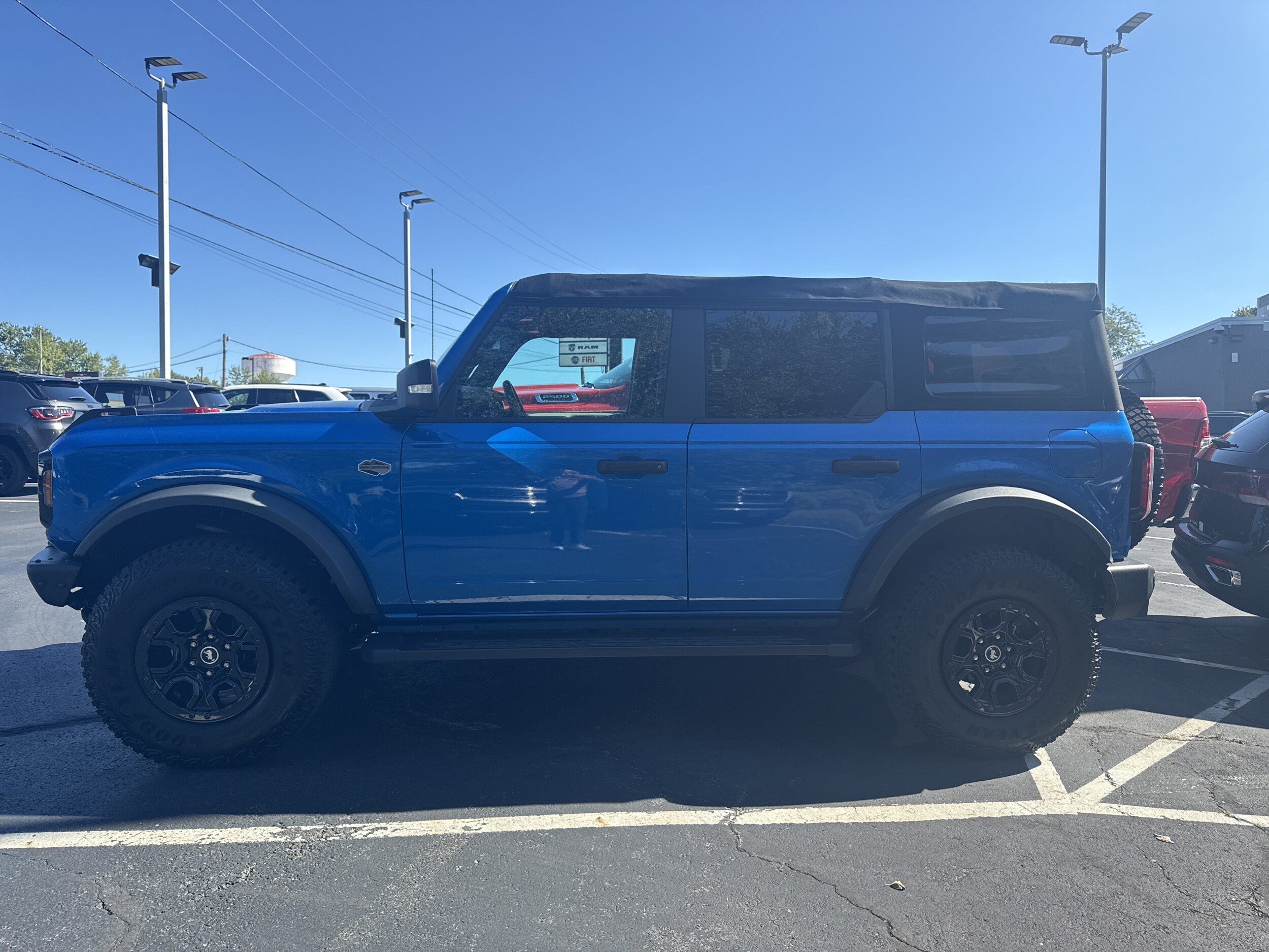 2022 Ford Bronco Wildtrak photo 2