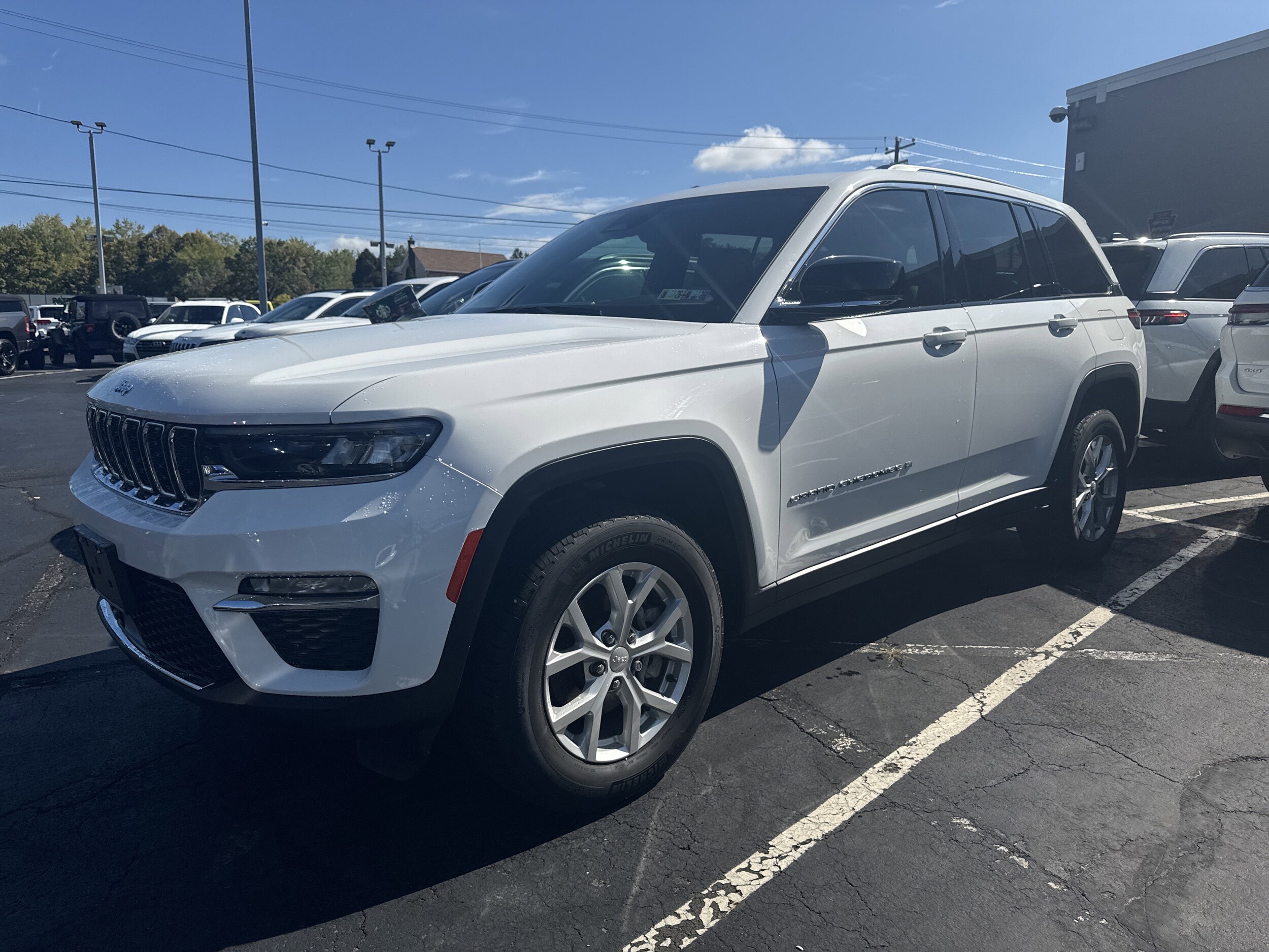 2023 Jeep Grand Cherokee Limited photo 3