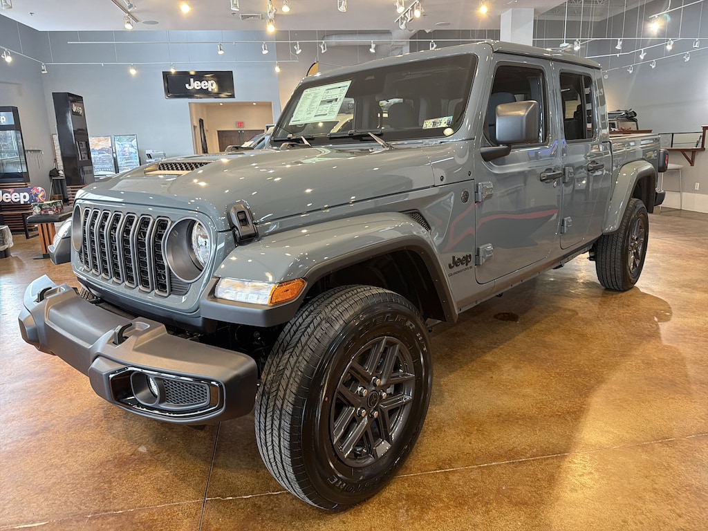 New 2026 Jeep Gladiator SPORT S 4X4 Pickup